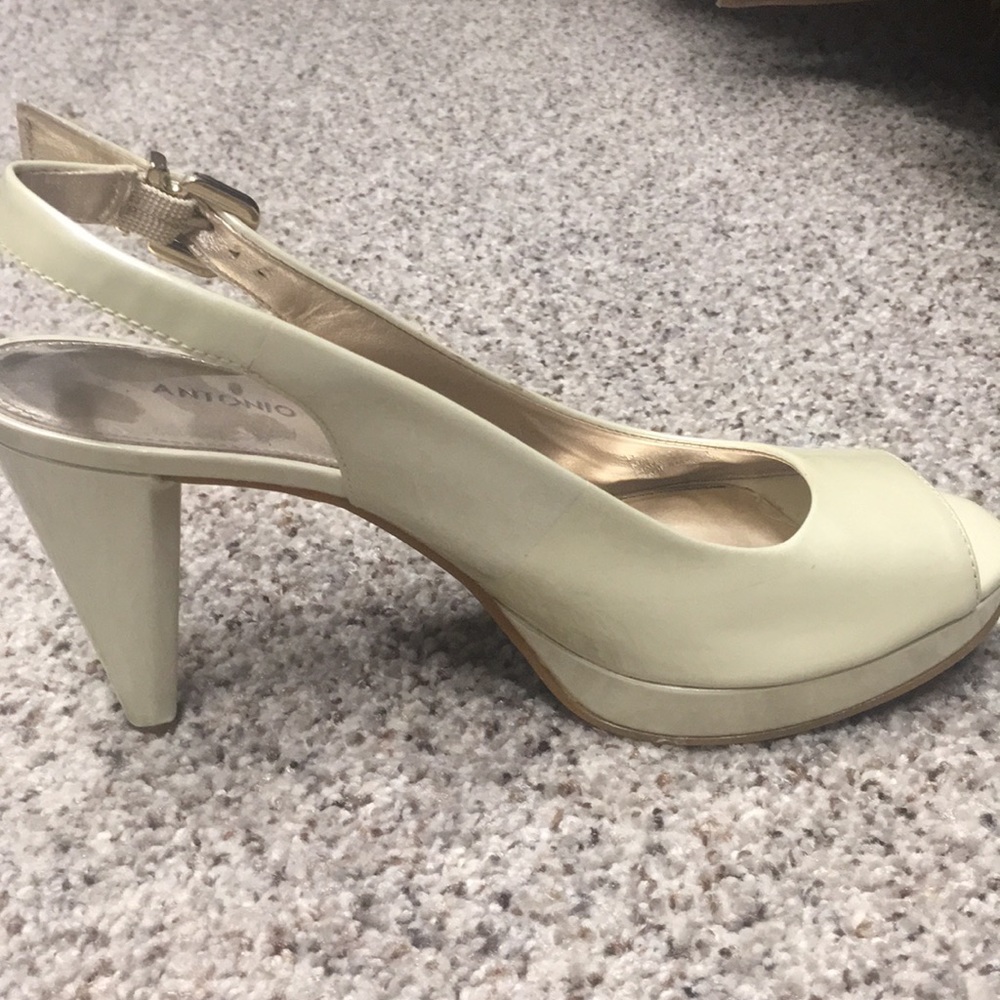 heels - Picture 2 of 2